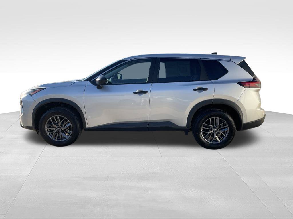 Used 2024 Nissan Rogue S AWD/4WD image 8