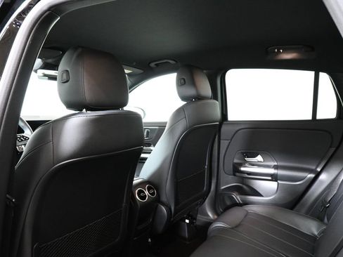 Used 2025 Mercedes-Benz GLA 250 4MATIC image 32