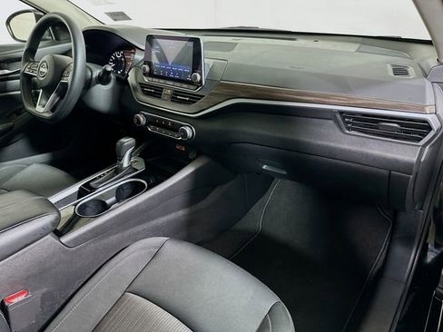 Used 2024 Nissan Altima 2.5 SV image 26