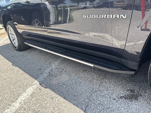 Used 2024 Chevrolet Suburban LT AWD/4WD image 3