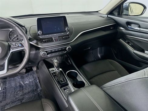 Used 2022 Nissan Altima 2.5 SV w/ SV Premium Package image 18