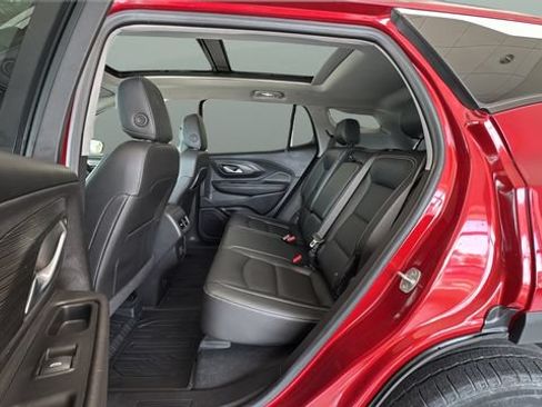 Used 2022 GMC Terrain SLT w/ Infotainment Package II AWD/4WD image 15