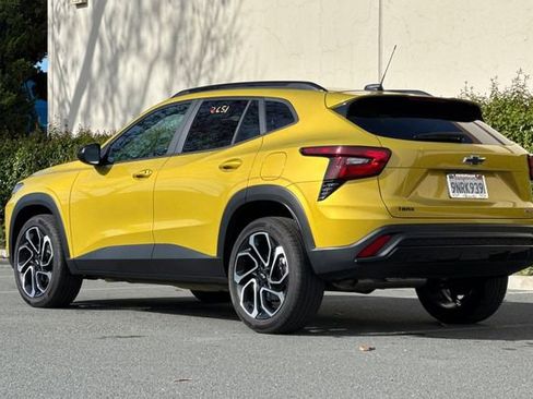 Certified 2025 Chevrolet Trax RS w/ Driver Confidence Package image 6