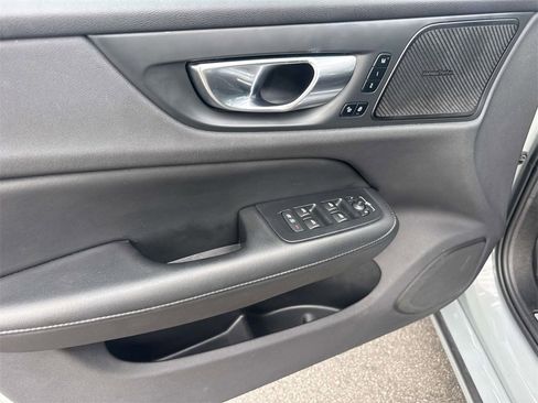 Used 2024 Volvo S60 B5 Plus image 18