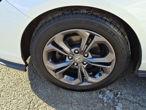 Certified 2023 Honda Accord EX image 28