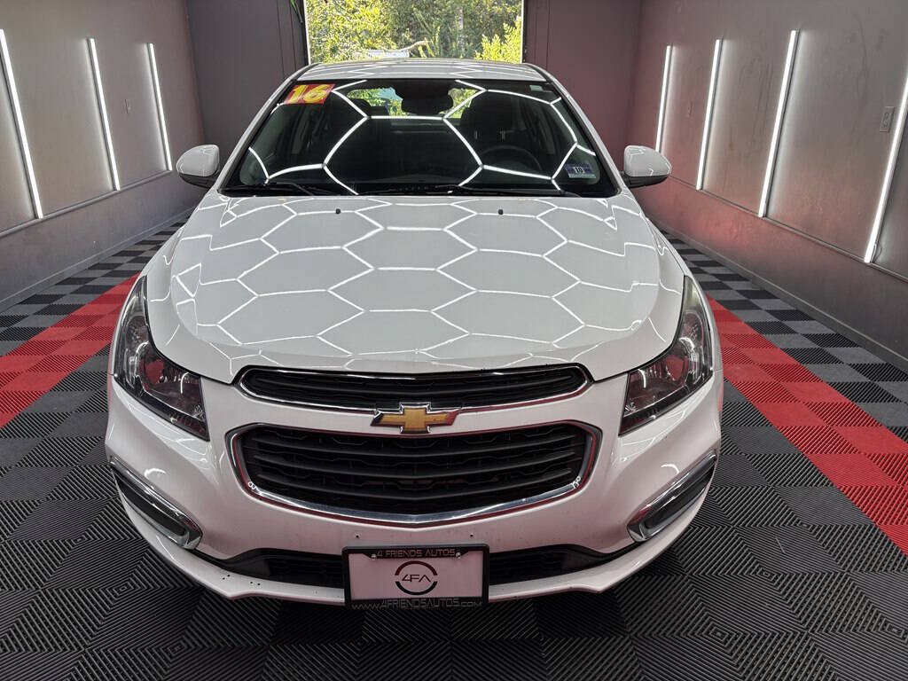 Used 2016 Chevrolet Cruze LT FWD image 2