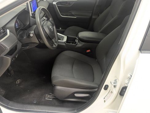 Used 2024 Toyota RAV4 LE image 5