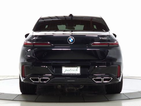 Used 2025 BMW 760i xDrive w/ Executive Package AWD/4WD image 8
