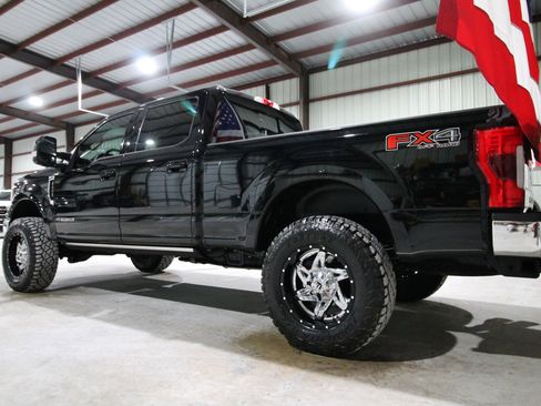 Used 2018 Ford F250 Lariat w/ Lariat Ultimate Package image 8