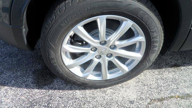 Used 2019 Cadillac XT4 Luxury w/ Cold Weather Package FWD image 10