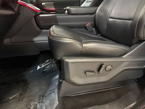 Used 2025 Ford Expedition Platinum AWD/4WD image 11