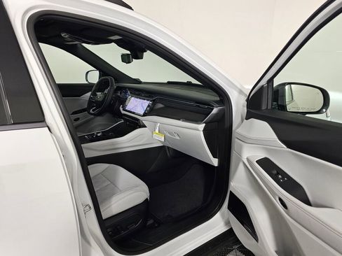 New 2026 Jeep Cherokee Overland w/ Advanced Pro Tech Group image 35