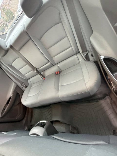 Used 2017 Chevrolet Malibu LT FWD image 3