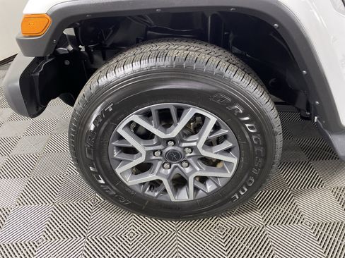 Used 2024 Jeep Wrangler Sahara w/ Technology Group image 14