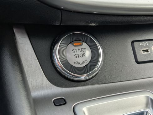 Used 2019 Nissan Murano SV w/ Premium Package image 21