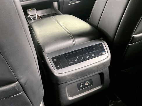 Used 2022 Nissan Pathfinder SL image 35