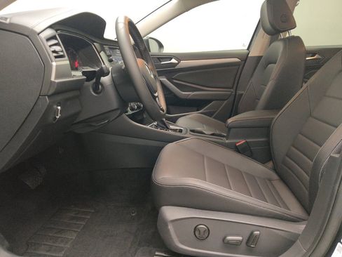 Used 2021 Volkswagen Jetta SE w/ SE Cold Weather Package image 17