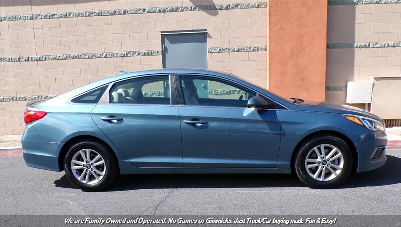 Used 2017 Hyundai Sonata SE FWD image 5