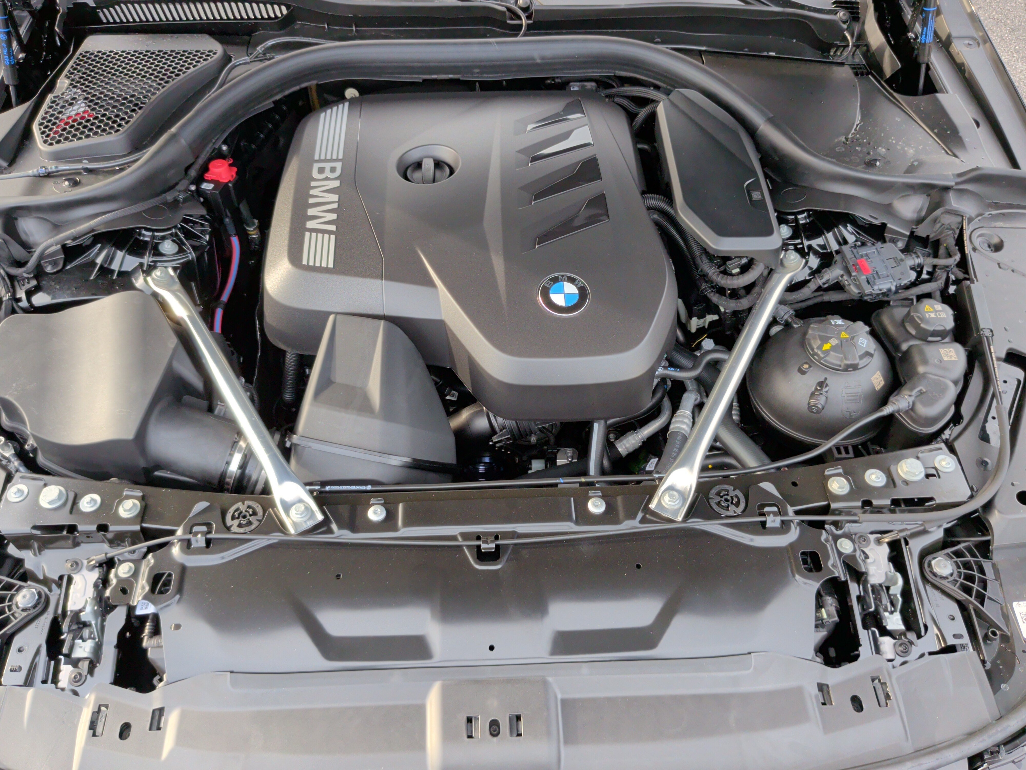 Used 2026 BMW 530i xDrive w/ M Sport Package AWD/4WD image 44