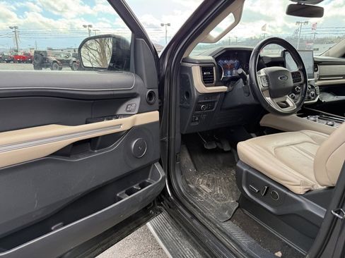 Used 2023 Ford Expedition Max Limited image 12
