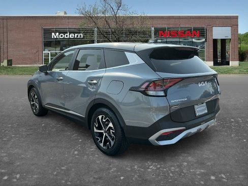 Used 2023 Kia Sportage EX FWD image 2