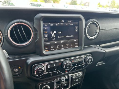 Used 2021 Jeep Gladiator Overland w/ Popular Equipment Package image 37