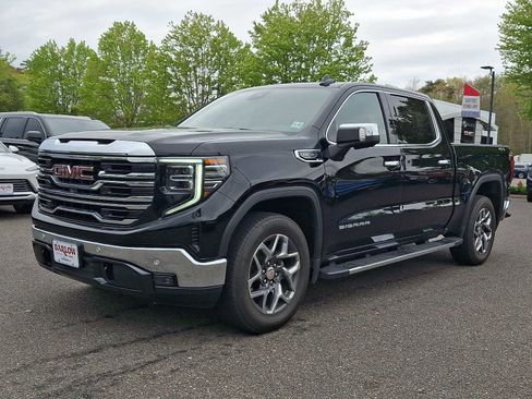 Used 2023 GMC Sierra 1500 SLT w/ SLT Premium Plus Package AWD/4WD image 3
