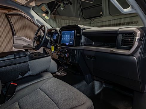 Used 2025 Ford F150 XL w/ Equipment Group 103A High image 17