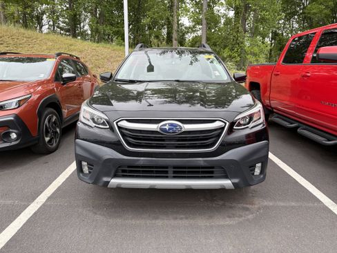 Used 2020 Subaru Outback Limited AWD/4WD image 2