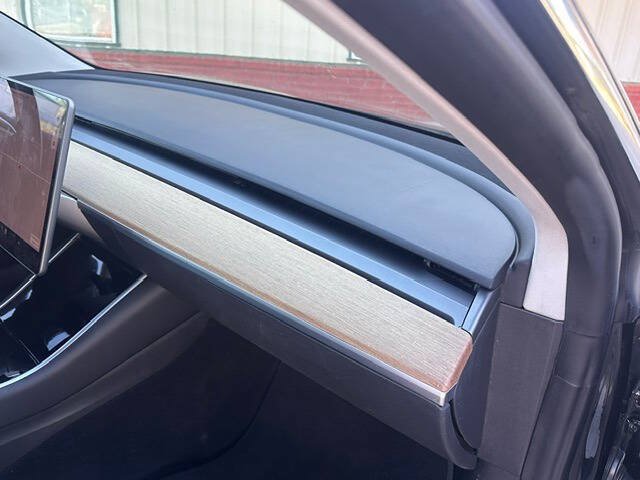 Used 2018 Tesla Model 3 Mid Range RWD image 18