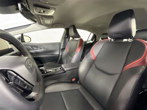 Certified 2025 Toyota Prius Plug-In Hybrid image 15