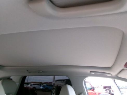 Used 2025 Kia Sorento S w/ Panoramic Sunroof Package image 20