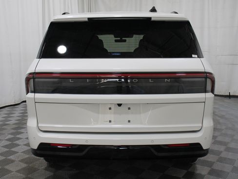 Used 2025 Lincoln Navigator Reserve w/ Jet Appearance Package AWD/4WD image 37