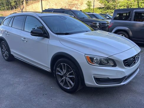 Used 2016 Volvo V60 T5 Cross Country AWD/4WD image 1