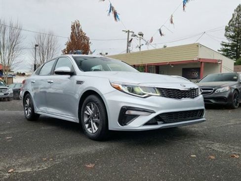 Used 2019 Kia Optima LX image 4