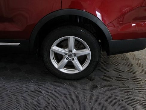Used 2016 Ford Explorer XLT w/ Equipment Group 202A image 9