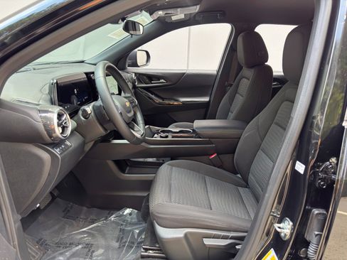 Used 2026 Chevrolet Equinox LT FWD image 14