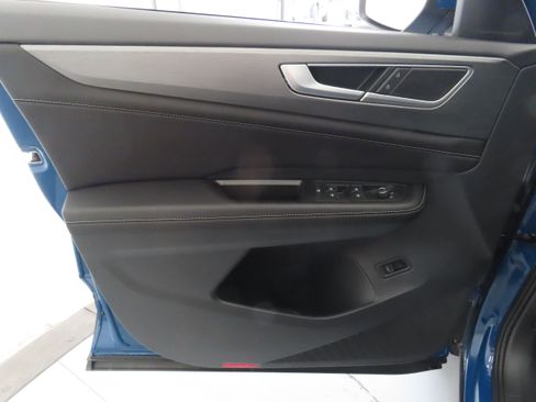 New 2026 Volkswagen Atlas Cross Sport SE image 11