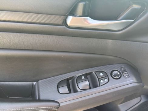 Used 2025 Nissan Altima 2.5 SV FWD image 18