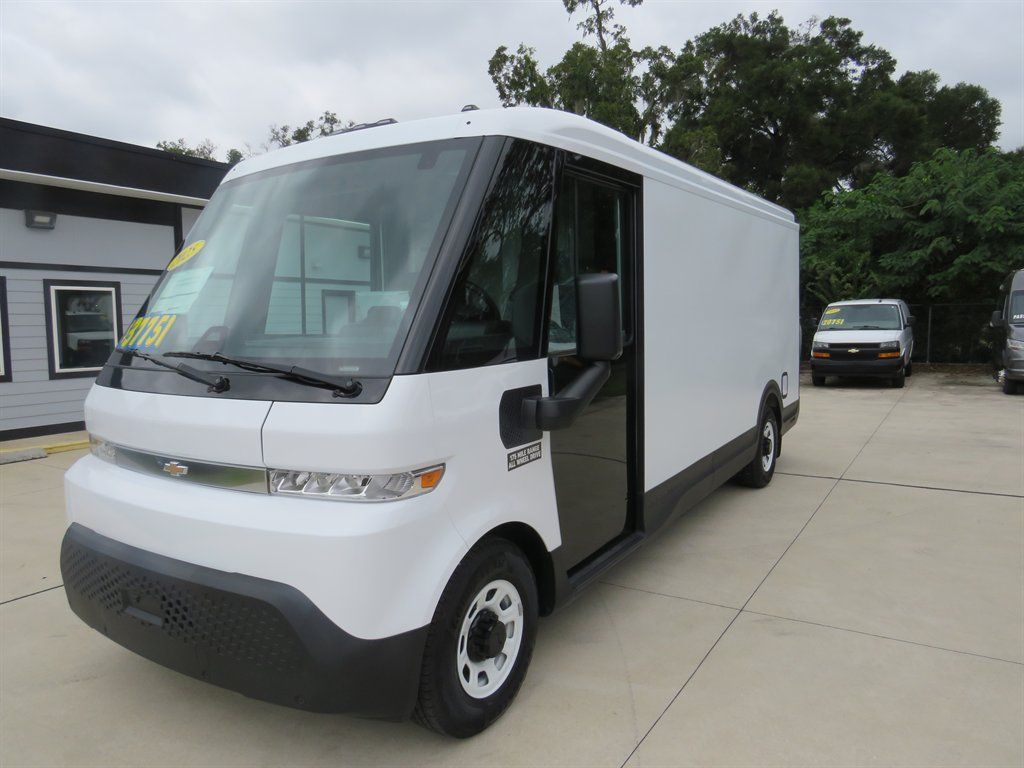 Used 2025 Chevrolet Brightdrop 600 AWD/4WD image 3