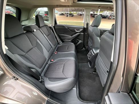 Used 2023 Subaru Forester Premium AWD/4WD image 19