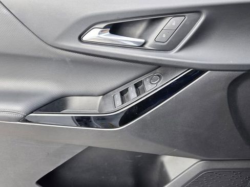 Used 2025 Chevrolet Equinox LT w/ Safety and Technology Package FWD image 27