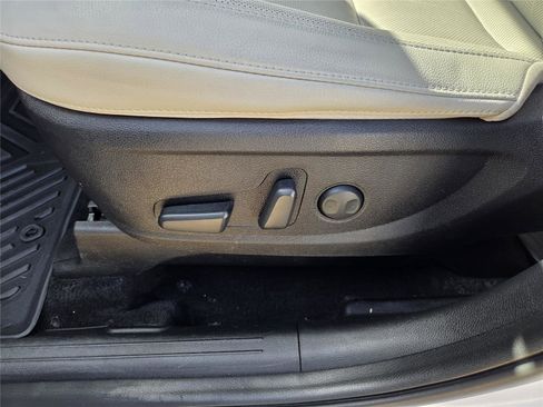 Used 2021 Kia Telluride EX w/ EX Premium Package image 12