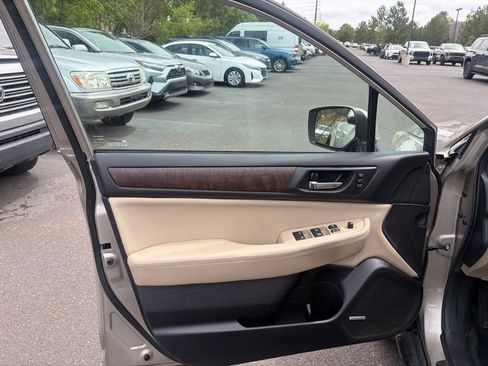 Used 2016 Subaru Outback 2.5i Limited AWD/4WD image 19