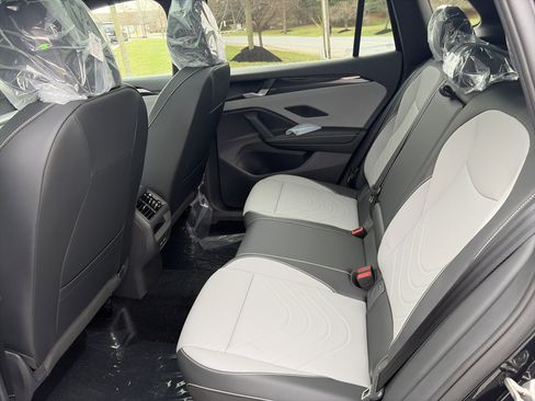 New 2026 Volkswagen Tiguan SE R-Line image 15