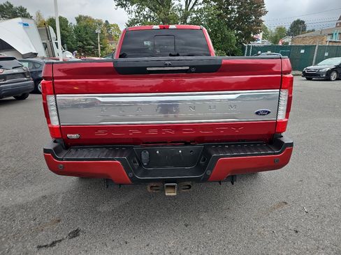 Used 2017 Ford F350 Platinum w/ Platinum Ultimate Package image 4