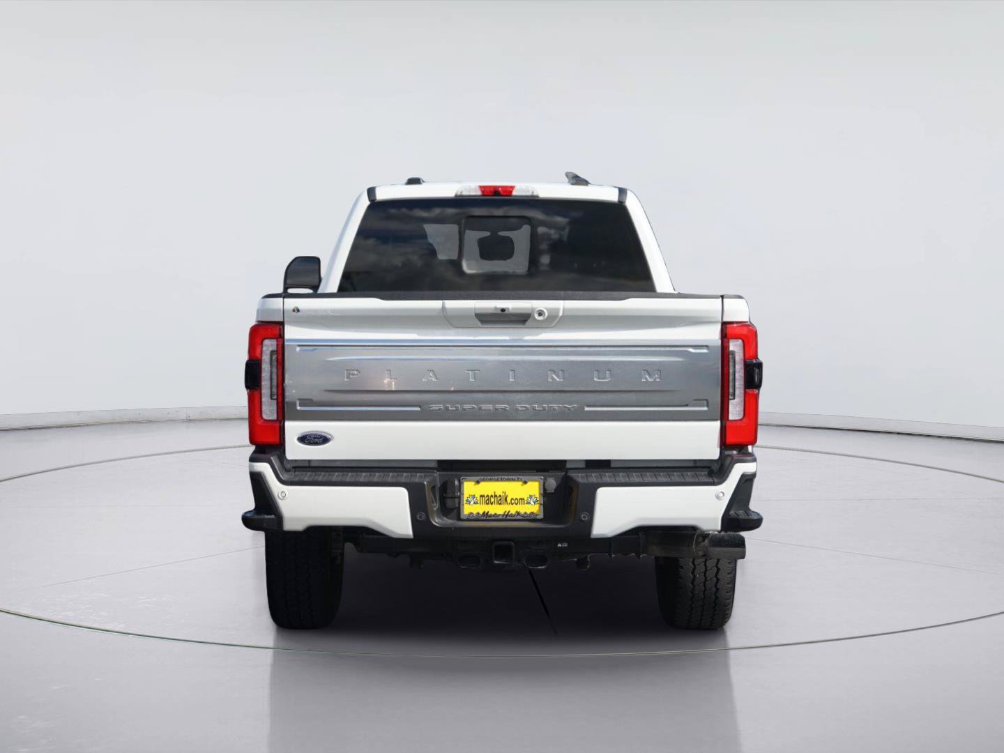 Used 2024 Ford F350 Platinum w/ FX4 Off-Road Package AWD/4WD image 7