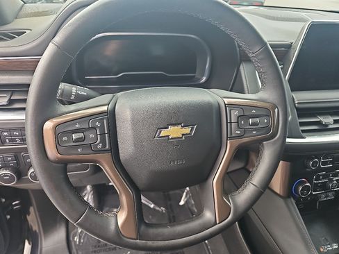 Certified 2023 Chevrolet Suburban High Country AWD/4WD image 12