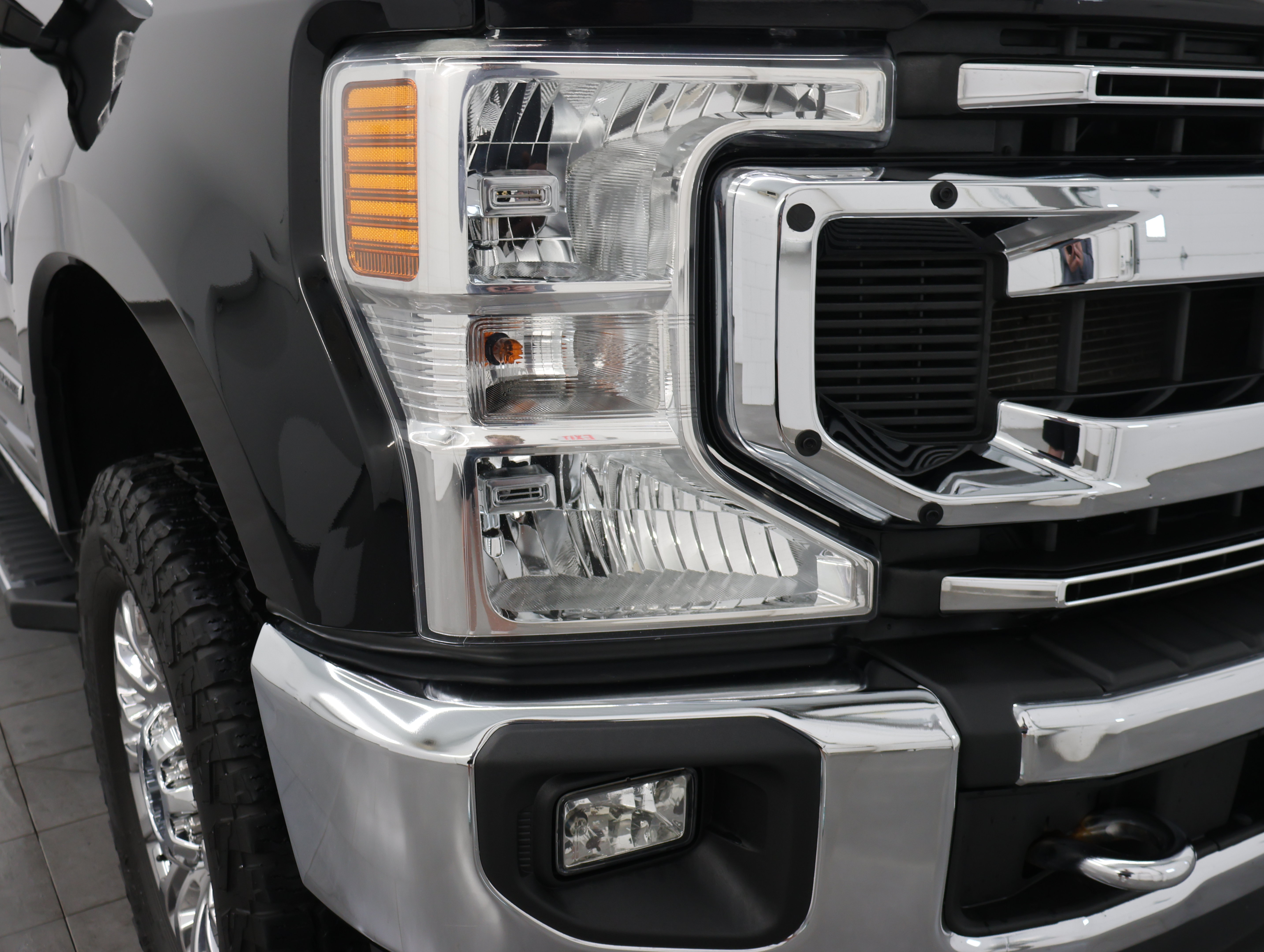 Used 2021 Ford F250 XLT w/ XLT Premium Package AWD/4WD image 21