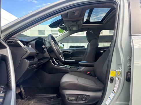 Used 2022 Toyota RAV4 XLE w/ Convenience Package AWD/4WD image 14